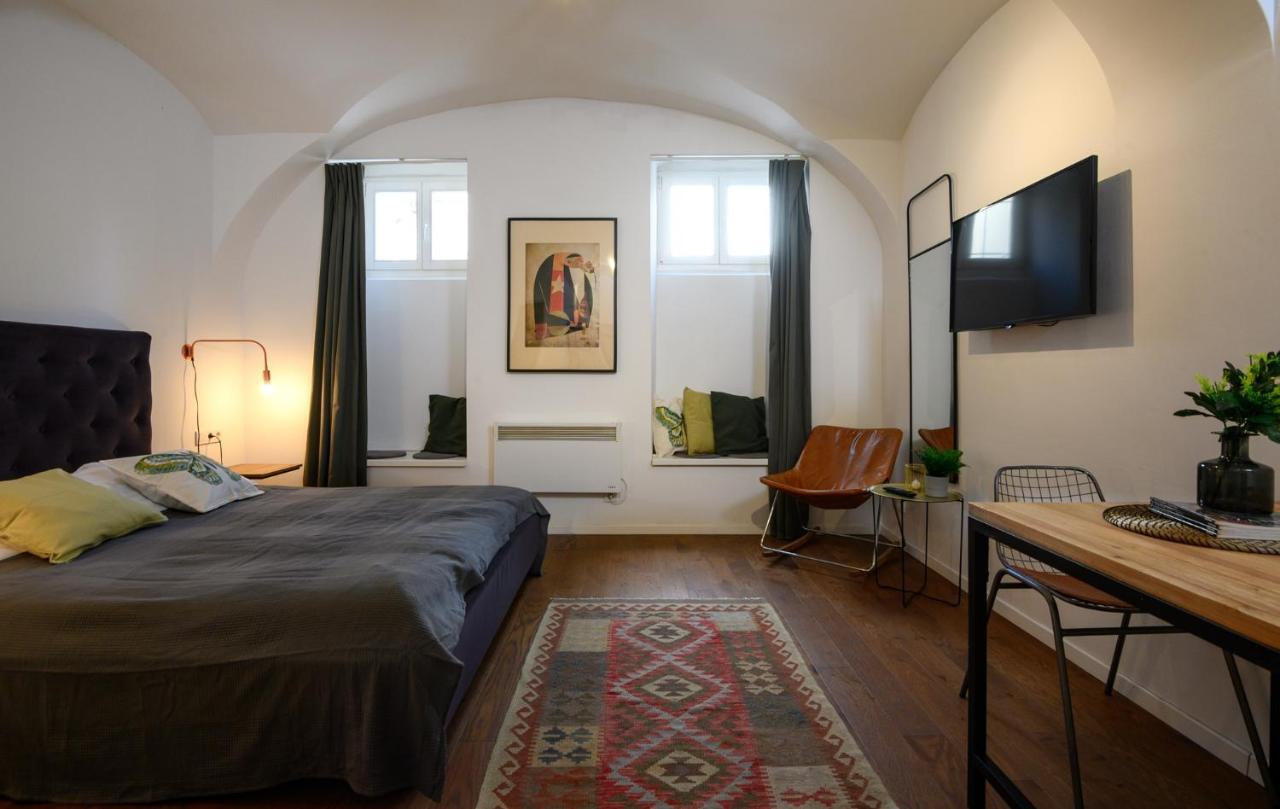 Swanky Old Town Apartment Zagreb Luaran gambar