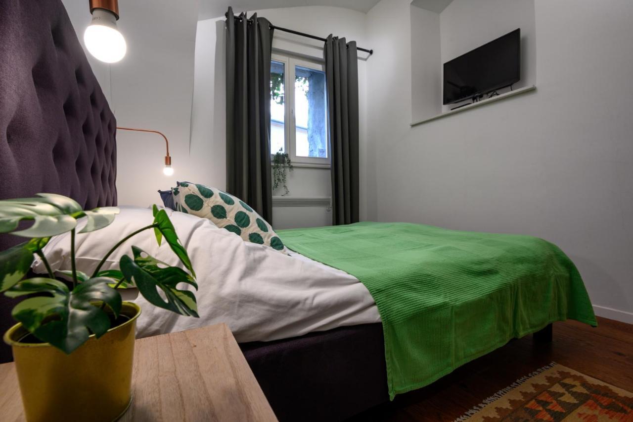 Swanky Old Town Apartment Zagreb Luaran gambar
